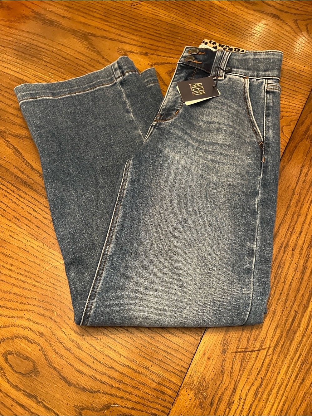 Avery High Rise Short jeans, size 6, new with tags